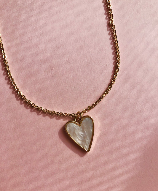 PEARL HEART PENDANT NECKLACE